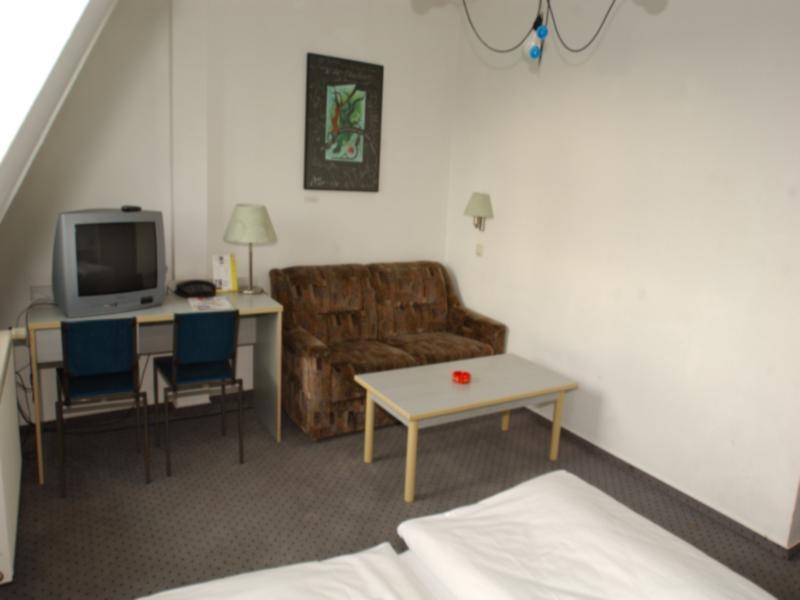 East Side Hotel 3*
