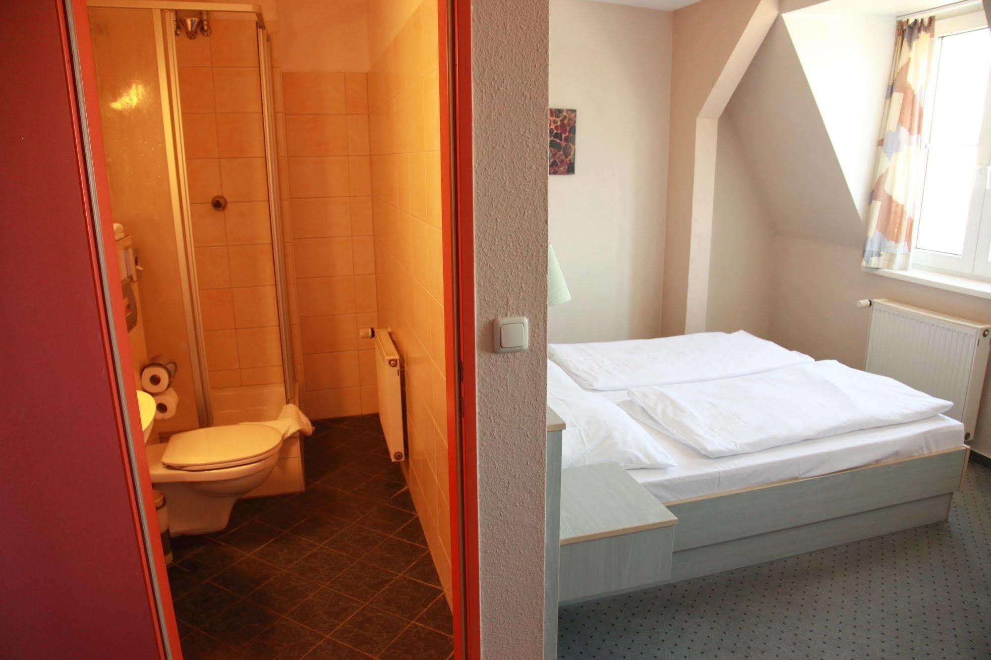 East Side Hotel 3*