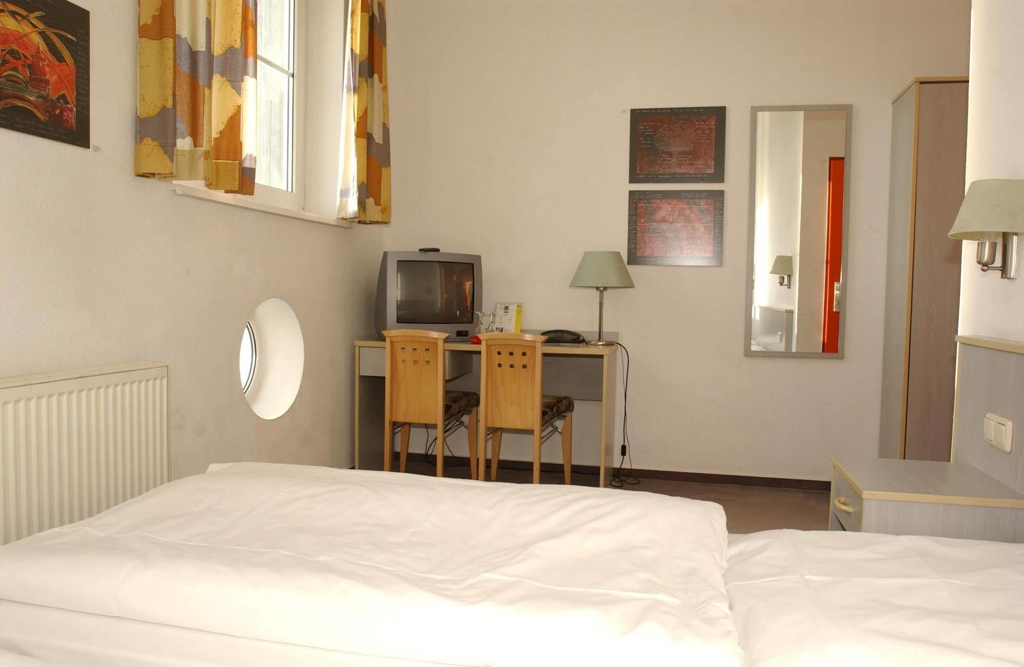 Hotel East Side